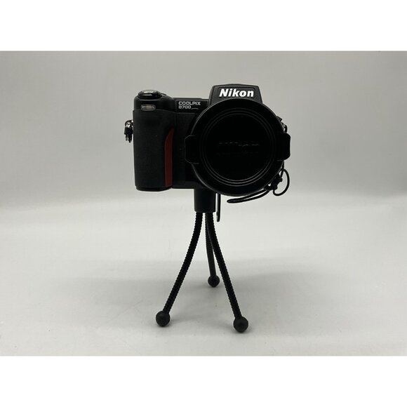 Nikon Coolpix 8700 8MP Digital Camera with 8x Optical Zoom (25515) With Charger - Picture 2 of 16